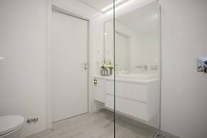 Liiiving -Luxury River View Apartment VI