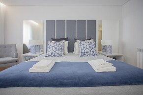 Liiiving -Luxury River View Apartment VI