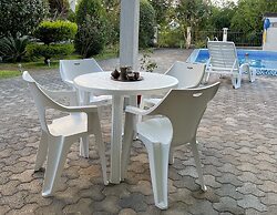 3 Bedroom Apartment With Pool