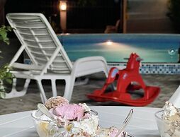 3 Bedroom Apartment With Pool