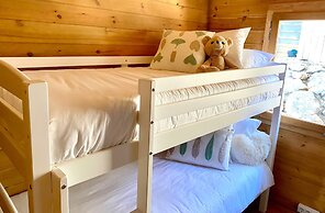 Natura Fun House & Camping