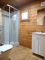 Natura Fun House & Camping