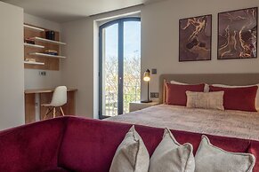 RIA CENTRUM Smart Residence