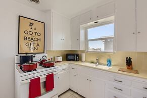 Signature KING 1BR In Top Beach Location (AB)