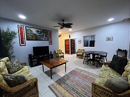 Warrie Head House near the Zoo