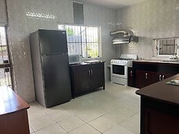 Warrie Head House near the Zoo