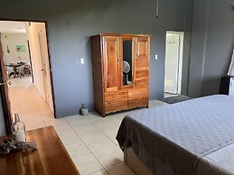 Warrie Head House near the Zoo