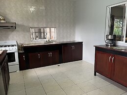 Warrie Head House near the Zoo