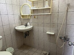 Warrie Head House near the Zoo