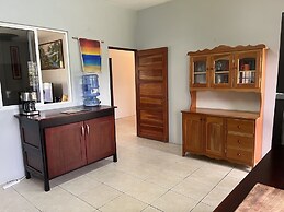 Warrie Head House near the Zoo