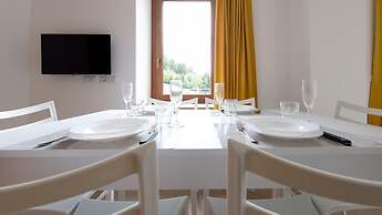 So-l563-tola35c2 - Villa Tola - Giallo