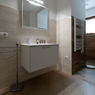 So-l563-tola35c2 - Villa Tola - Giallo