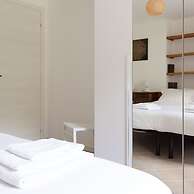 So-l563-tola35c2 - Villa Tola - Giallo