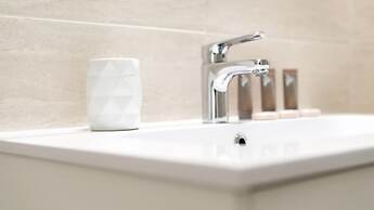 So-l563-tola35c2 - Villa Tola - Giallo