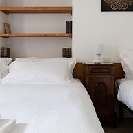 So-l563-tola35c2 - Villa Tola - Giallo