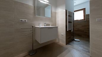 So-l563-tola35c2 - Villa Tola - Giallo