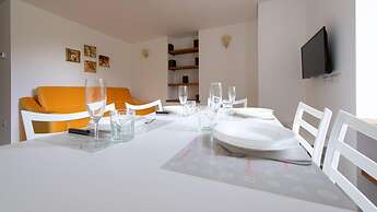 So-l563-tola35c2 - Villa Tola - Giallo