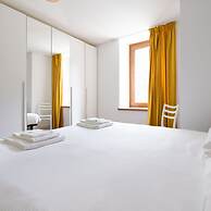 So-l563-tola35c2 - Villa Tola - Giallo