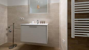 So-l563-tola35c2 - Villa Tola - Giallo