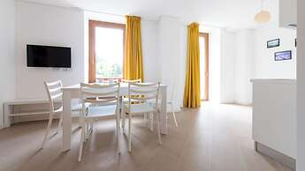 So-l563-tola35c2 - Villa Tola - Giallo