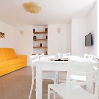 So-l563-tola35c2 - Villa Tola - Giallo