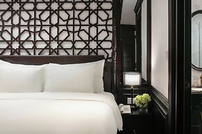 MAY DE VILLE Crown Hotel