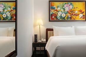 MAY DE VILLE Crown Hotel