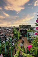 MAY DE VILLE Crown Hotel