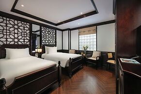 MAY DE VILLE Crown Hotel