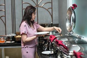 MAY DE VILLE Crown Hotel