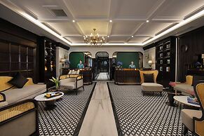 MAY DE VILLE Crown Hotel