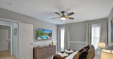 Modern Chic 7-BR with Pool & Gameroom