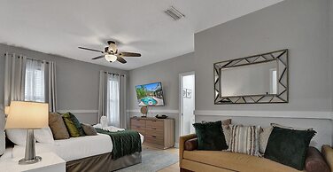 Modern Chic 7-BR with Pool & Gameroom