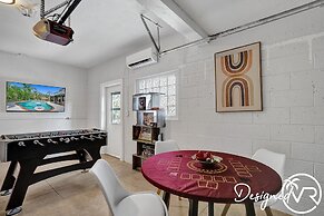 Modern Chic 7-BR with Pool & Gameroom