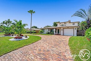 Modern Chic 7-BR with Pool & Gameroom