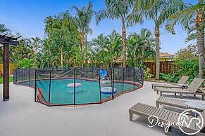 Modern Chic 7-BR with Pool & Gameroom