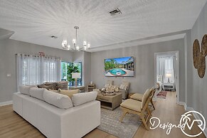 Modern Chic 7-BR with Pool & Gameroom