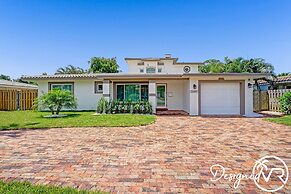 Modern Chic 7-BR with Pool & Gameroom