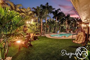 Modern Chic 7-BR with Pool & Gameroom