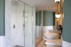 The Quarter Chaophraya by UHG