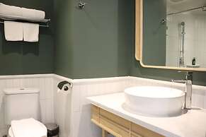 The Quarter Chaophraya by UHG