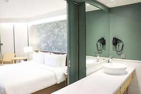 The Quarter Chaophraya by UHG