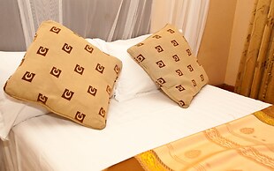 Mosa Court Apartments