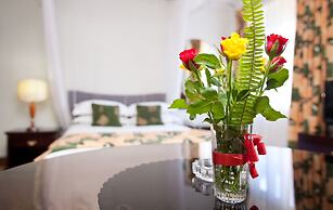 Mosa Court Apartments