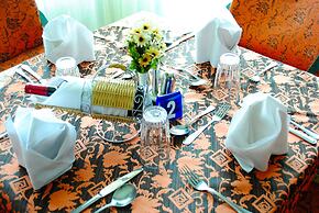 Mosa Court Apartments