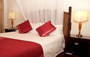 Mosa Court Apartments