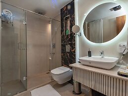 Snowland Resort & Spa - Riverfront