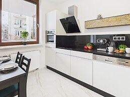 Chłodna Apartment European Square Warsaw