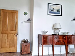 Bealadangan Holiday Home