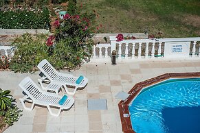 Rouladina Apt 6 in Stalos